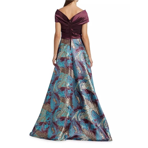 Teri Jon by Rickie Freeman Draped Taffeta Metallic Gown. Size 2 - Picture 2 of 8